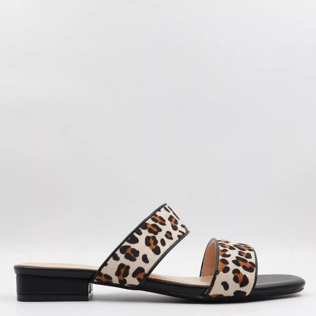 Flat σανδάλια με λουράκια Vera Blum VB510329