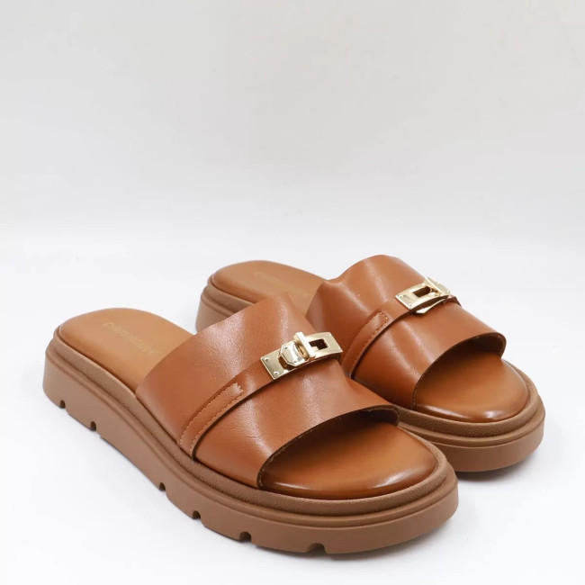 Flatform Σανδάλια με διακοσμητική αγκράφα ML540