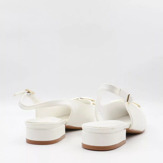 Γοβάκια μυτερά με διακοσμητική αγκράφα Sweet shoes 2809