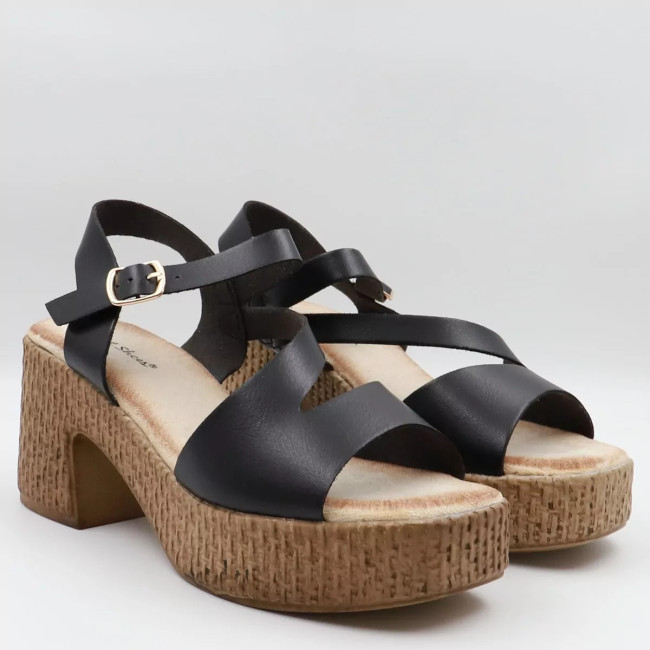 Πέδιλα με λοξό λουράκι & μπαρέτα Sweet shoes Y23260