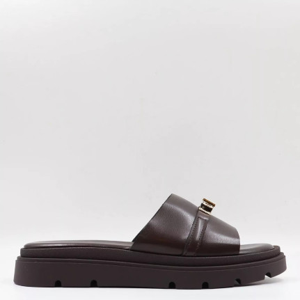 Flatform Σανδάλια με διακοσμητική αγκράφα ML540