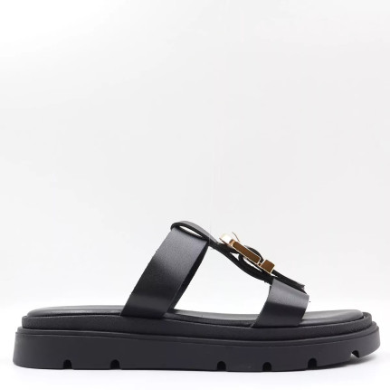 Flatform Σανδάλια με διακοσμητική αγκράφα ML549