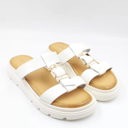 Flatform Σανδάλια με διακοσμητική αγκράφα ML549