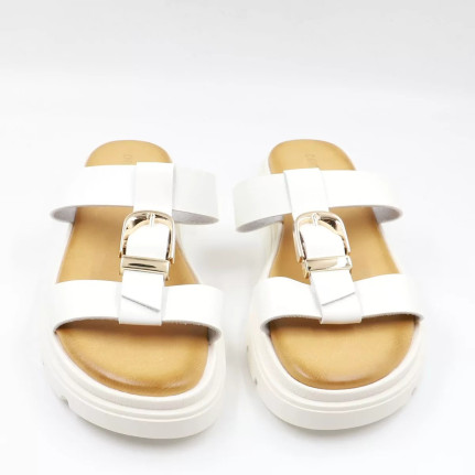 Flatform Σανδάλια με διακοσμητική αγκράφα ML549