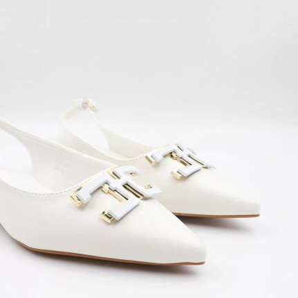 Γοβάκια μυτερά με διακοσμητική αγκράφα Sweet shoes 2809