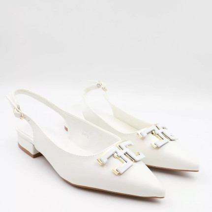 Γοβάκια μυτερά με διακοσμητική αγκράφα Sweet shoes 2809