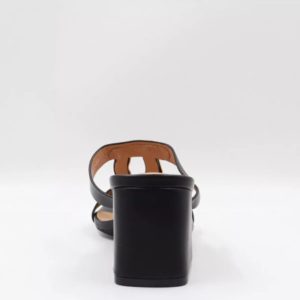 Mules με διακοσμητική αγκράφα Tulipano L9728