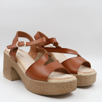 Πέδιλα με λοξό λουράκι & μπαρέτα Sweet shoes Y23260